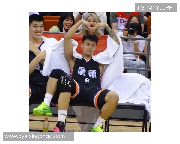 广州足球明星队最新阵容揭晓球迷期待新赛季精彩表现 广州足球明星队最新阵容揭晓球迷期待新赛季精彩表现