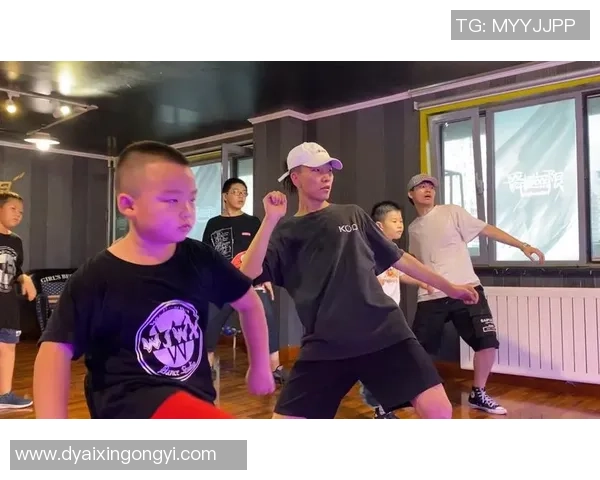广州街舞队的配合变革引发热议探索团队协作与创新的全新舞台